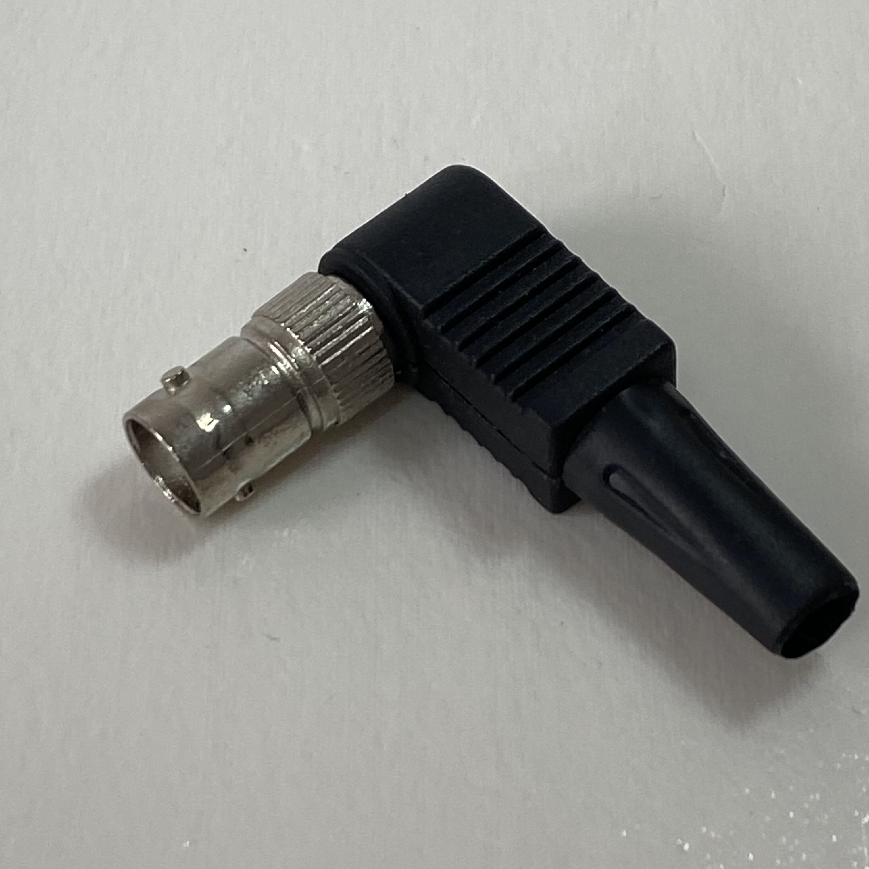 BNC FEMALE SOLDER ANGLE TYPE